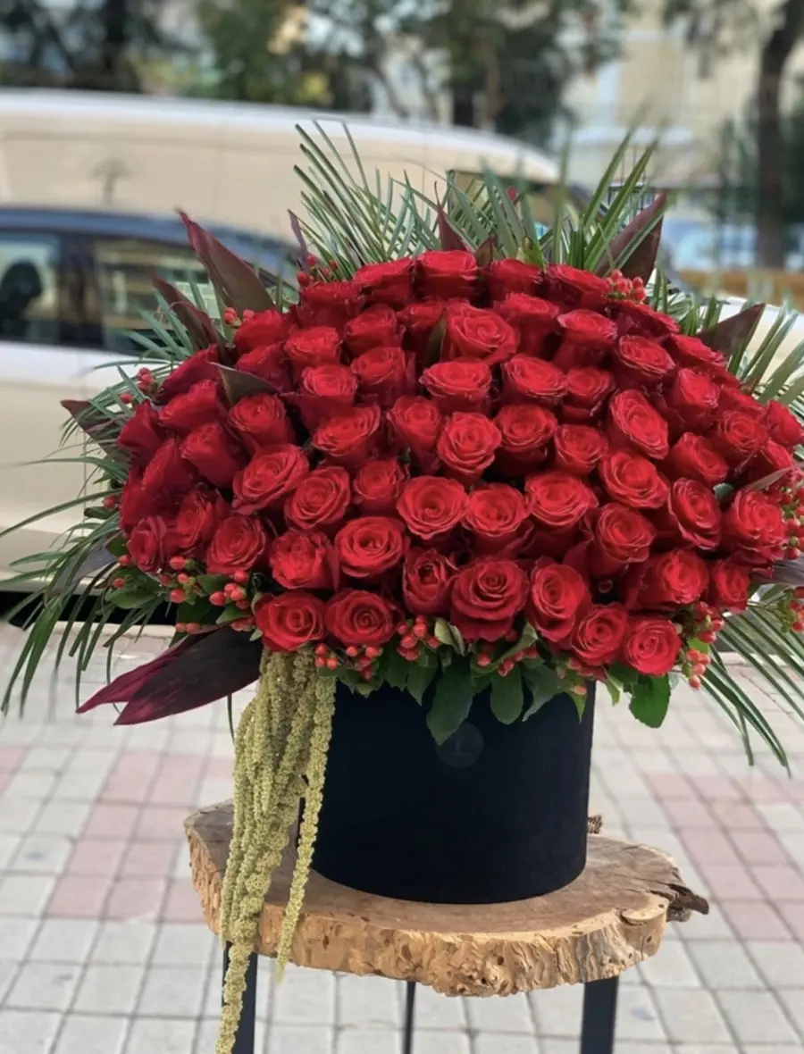 Kutuda 101 adet ithal gül