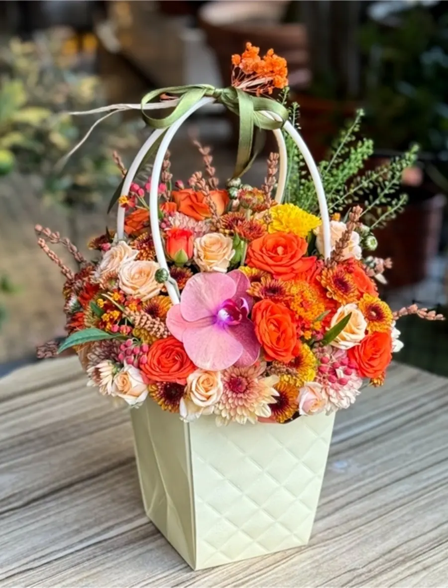 Çantada Mevsim Çiçekleri