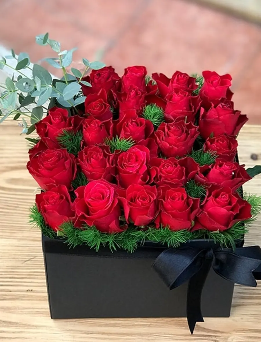 Kutuda Kırmızı Güller